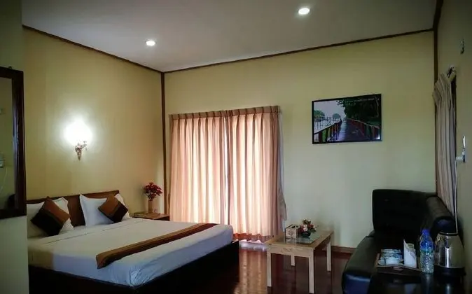 Deluxe Tek Büyük Yataklı Oda, Balkon, Göl Manzaralı