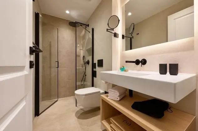 Superior Tek Büyük Yataklı Oda, Balkon, Bahçe Manzaralı (Smart Lobby Room)