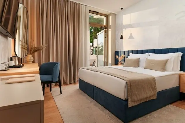 Superior Tek Büyük Yataklı Oda, Balkon, Bahçe Manzaralı (Smart Lobby Room)
