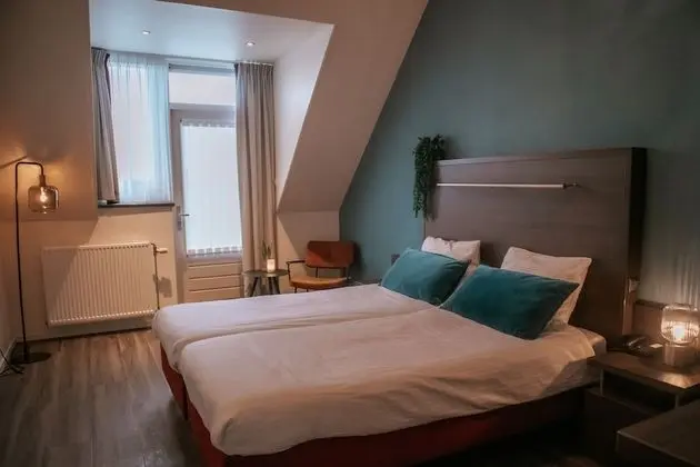 Tek Büyük Yataklı Oda, Balkon