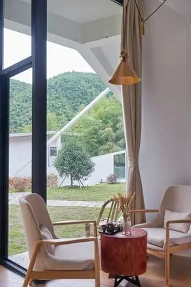 İki Ayrı Yataklı Oda, Dağ Manzaralı