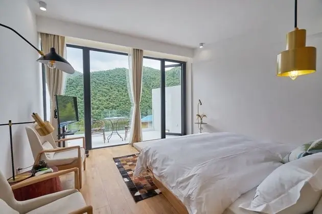 Tek Büyük Yataklı Oda, Dağ Manzaralı