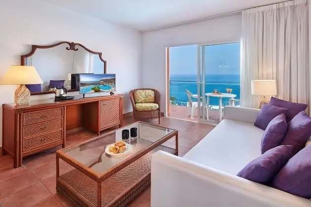 Suite 2 Adults