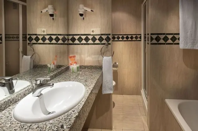 Suite 3 Adults