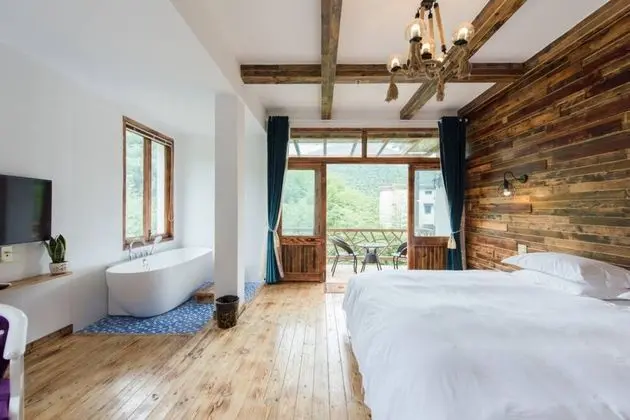 Deluxe Tek Büyük Yataklı Oda, Küvet