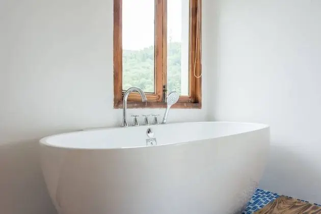 Deluxe Tek Büyük Yataklı Oda, Küvet