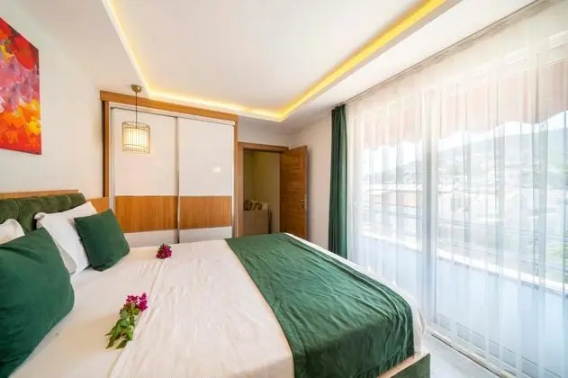Aile Odası, Bahçe Manzaralı, Balkonlu