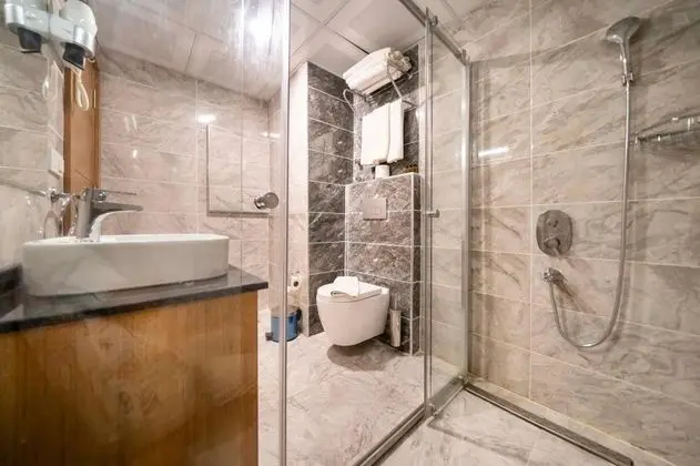 Aile Odası, Bahçe Manzaralı, Balkonlu
