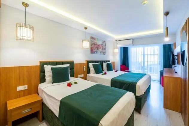 Triple Oda - Balkonlu, Şehir Manzaralı