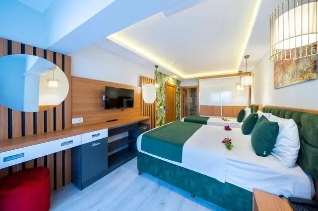 Triple Oda - Balkonlu, Şehir Manzaralı