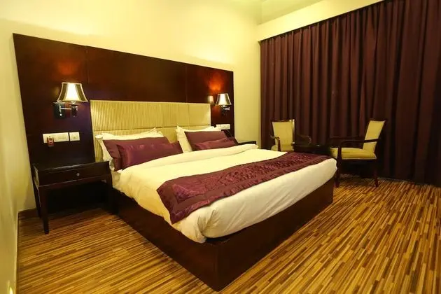 Deluxe Tek Büyük Yataklı Oda, Bahçe Manzaralı