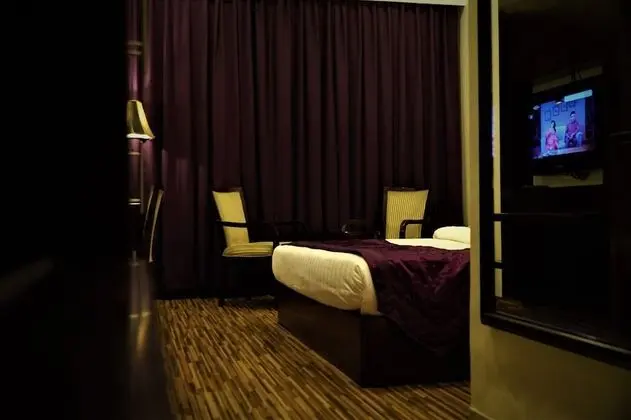 Deluxe Tek Büyük Yataklı Oda, Bahçe Manzaralı