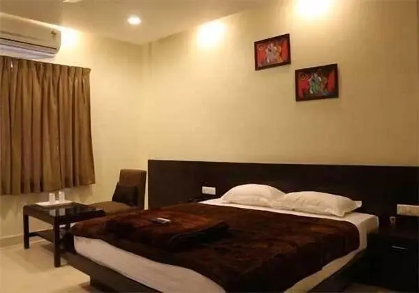 Deluxe Tek Büyük veya İki Ayrı Yataklı Oda, 1 Çift Kişilik Yatak, Özel Banyo