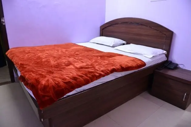 Semi Deluxe AC Room