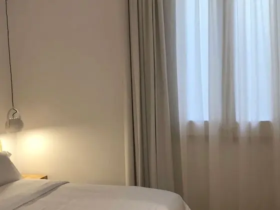 Basic Tek Büyük Yataklı Oda