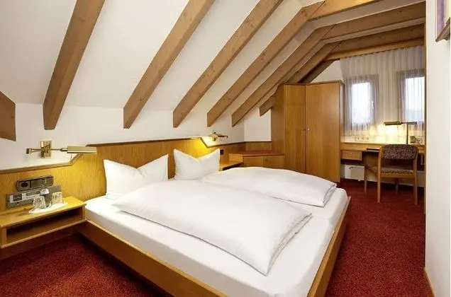 Tek Büyük Yataklı Oda