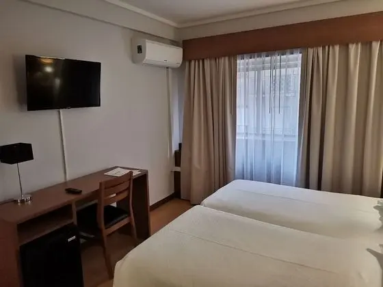 Superior Tek Büyük veya İki Ayrı Yataklı Oda
