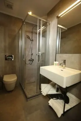 City Tek Büyük Yataklı Oda