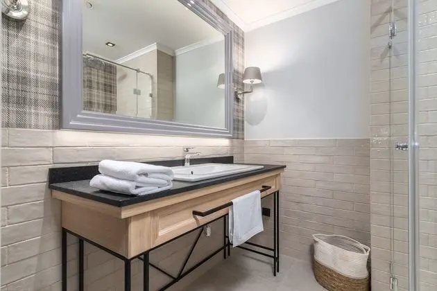Comfort Tek Büyük Yataklı Oda