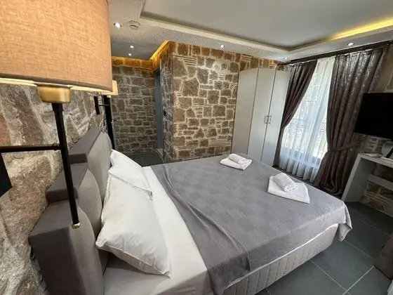 Standard Double Stone Oda