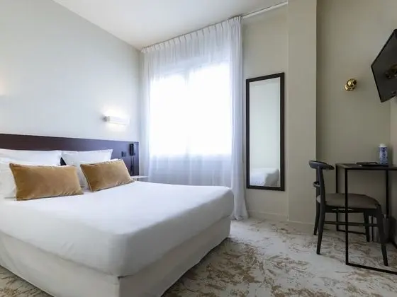 Standard Tek Büyük Yataklı Oda