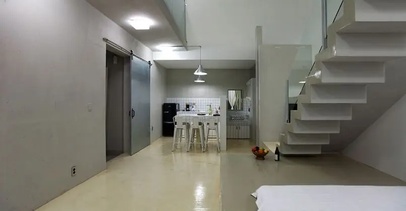 Room 103: Duplex Pool Villa