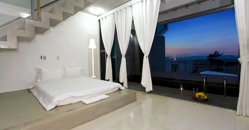 Room 103: Duplex Pool Villa