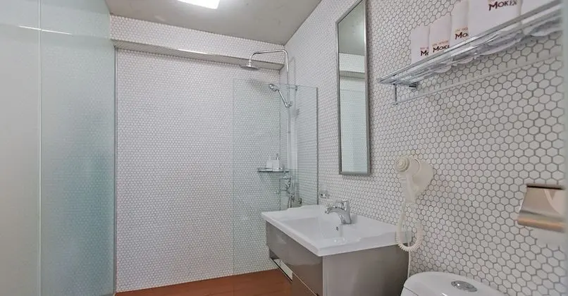 Room 105: Family Spa Room