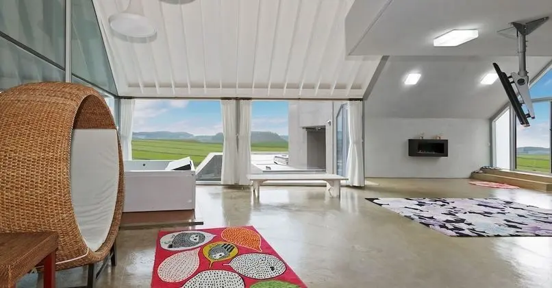 Room 105: Family Spa Room
