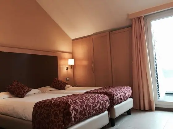 Tek Büyük veya İki Ayrı Yataklı Oda