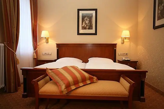 Luxury Tek Büyük Yataklı Oda (Rossini)