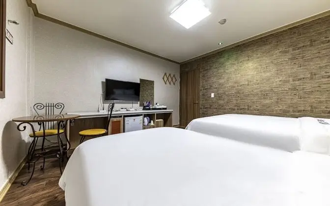 Oda (Twin (Double + Single))