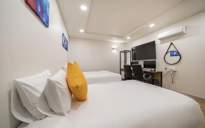 Oda (Superior Twin 2PC (4K 65 "smart TV&LG)