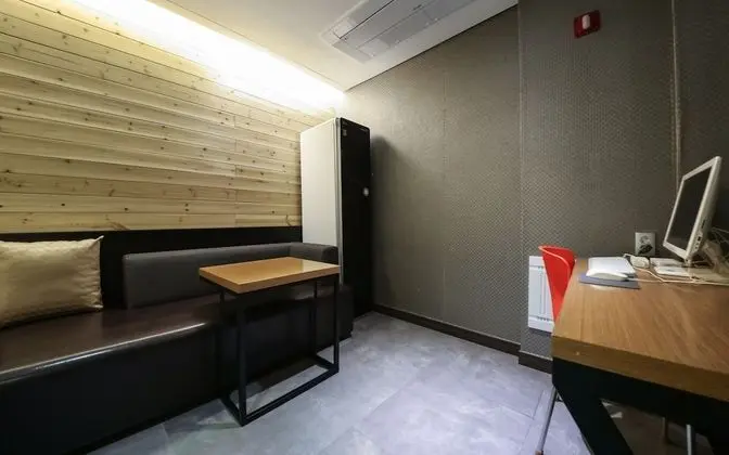 Oda (Special room (styler Netflix availabl)