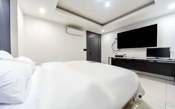 Oda (Standard (with Ace bed) (with Samsung)