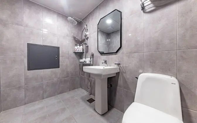 Oda (Twin (Double + Single Bed))