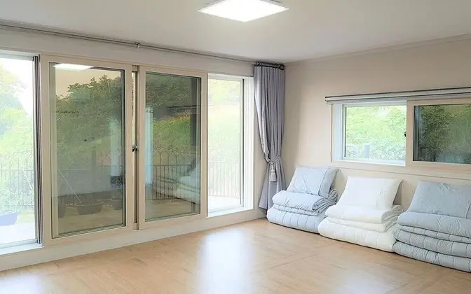 Oda (Full of Sunshine Room)