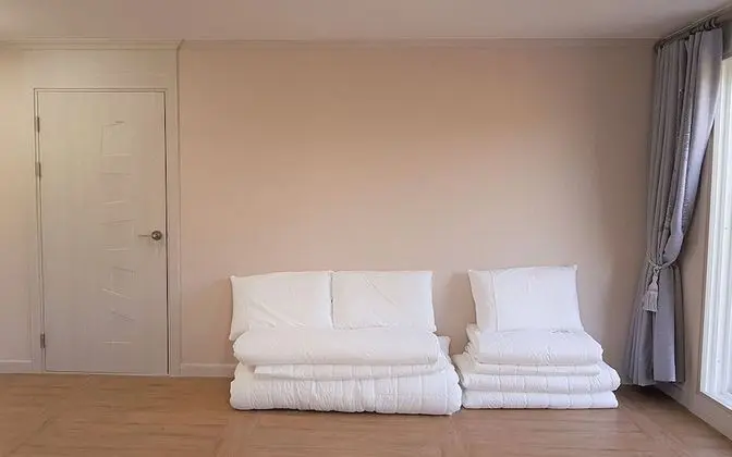 Oda (Full of Sunshine Room)