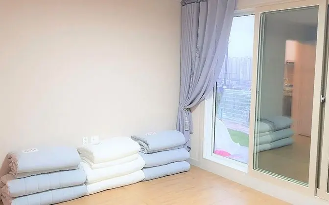 Oda (Full of Sunshine Room)