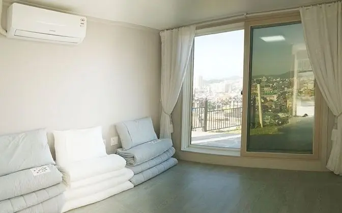 Oda (Full of Sunshine Room)