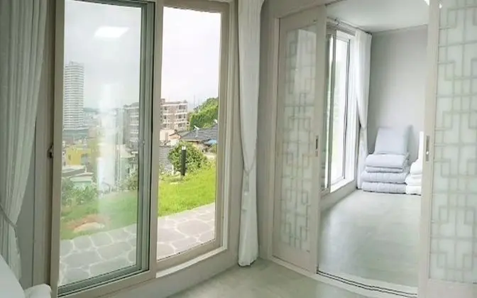 Oda (Full of Sunshine Room)