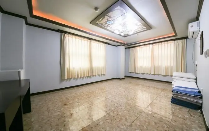 Oda (Ondol (Semi-suite room))