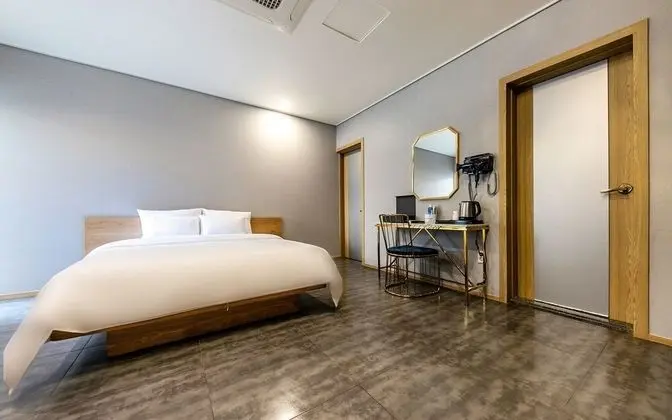 Oda (VIP1-701 (duplex karaoke terrace))