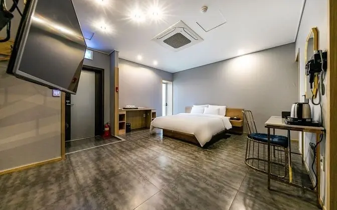 Oda (VIP1-701 (duplex karaoke terrace))