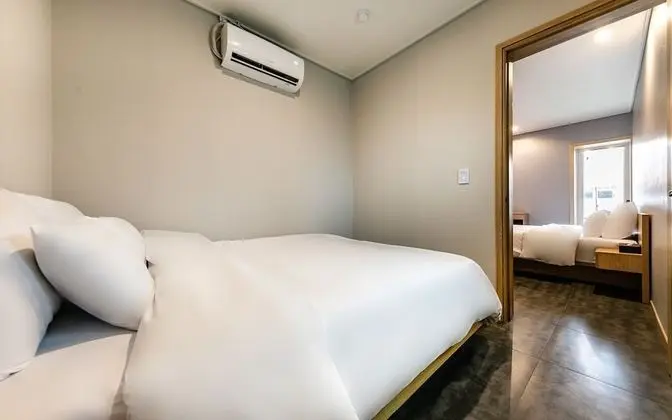 Oda (VIP1-701 (duplex karaoke terrace))