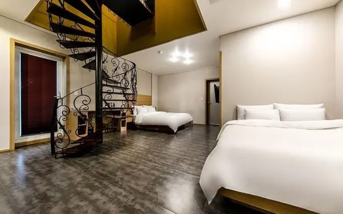 Oda (VIP2-702 (duplex karaoke Netflix avai)