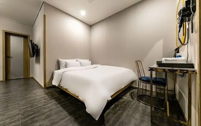 Oda (VIP2-702 (duplex karaoke Netflix avai)