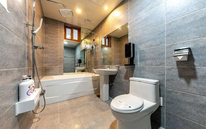 Oda (VIP2-702 (duplex karaoke Netflix avai)