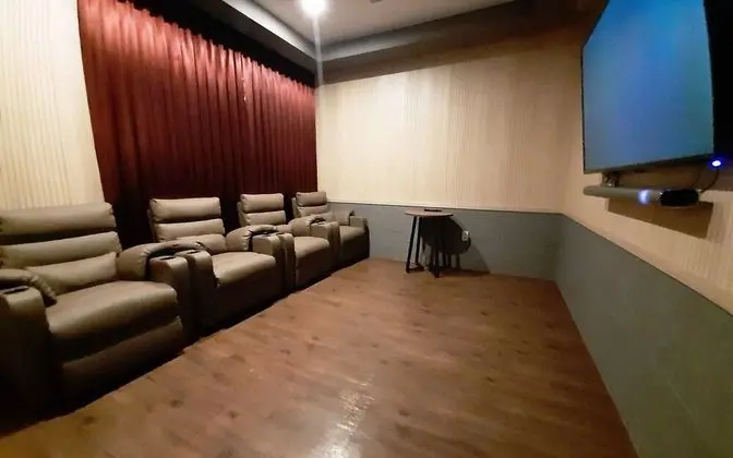 Oda (VIP2-702 (duplex karaoke Netflix avai)