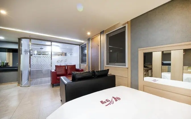 Oda (Superior Twin (Netflix viewing 2 PCs )